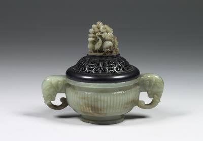 图片[2]-Jade gui-shaped incense burner with vertical linear pattern and elephant-shaped handles, Qing dynasty (1644-1911)-China Archive